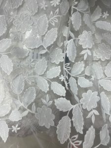 Dentelle brodée florale 3D
